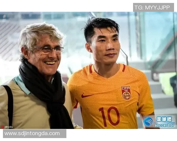 五大坠落足球明星的悲惨命运与昔日辉煌对比图鉴